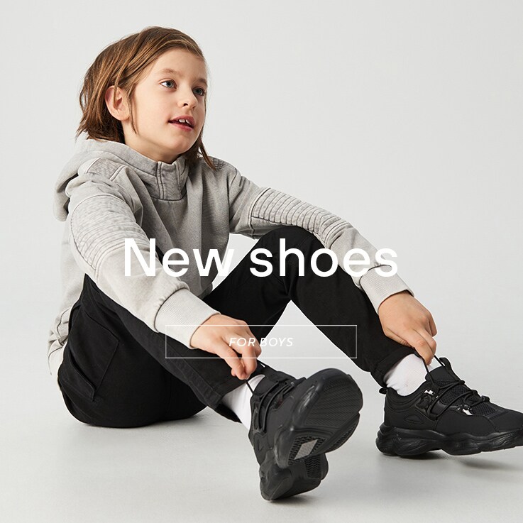 Shoes for long and short distances! Comfortable while playing outside! See the SS20 Collection for BOYS