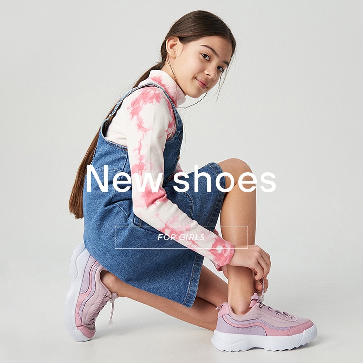 Shoes for long and short distances! Comfortable while playing outside! See the SS20 Collection for GIRLS