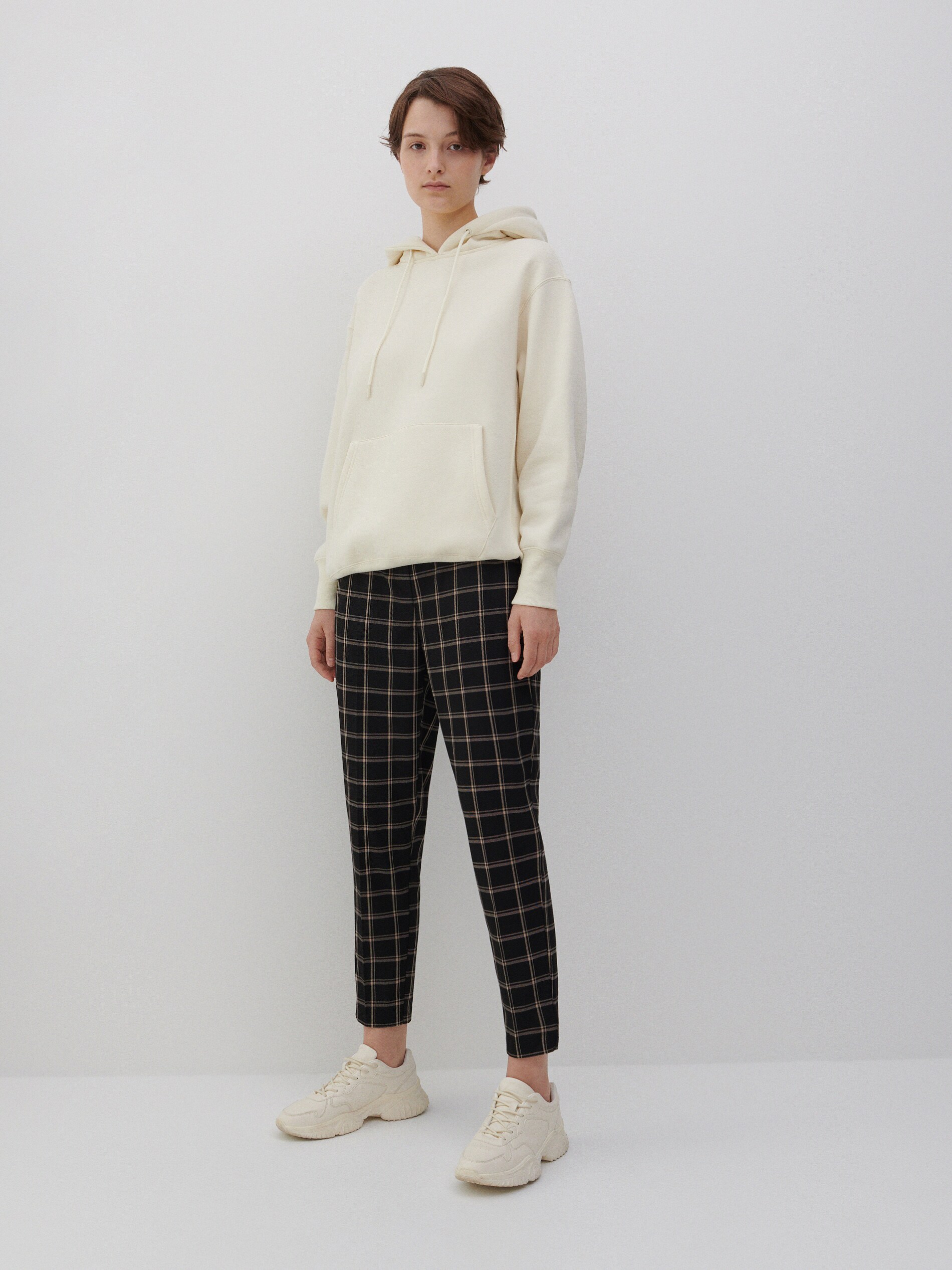 Kárované nohavice cigaretového strihu