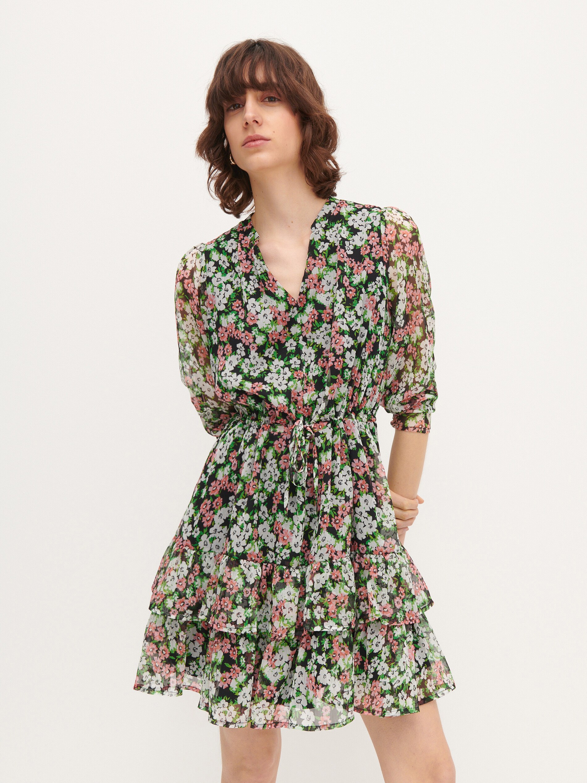 Vzorované šaty s viazaním