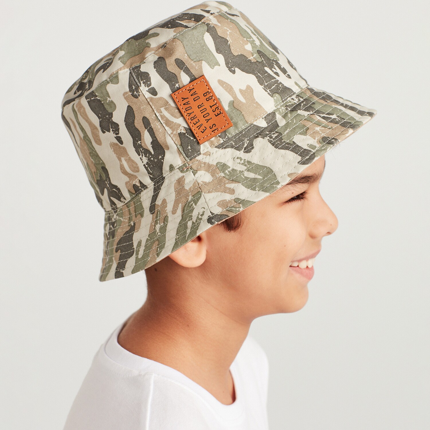 Bavlnený army klobúk typu bucket