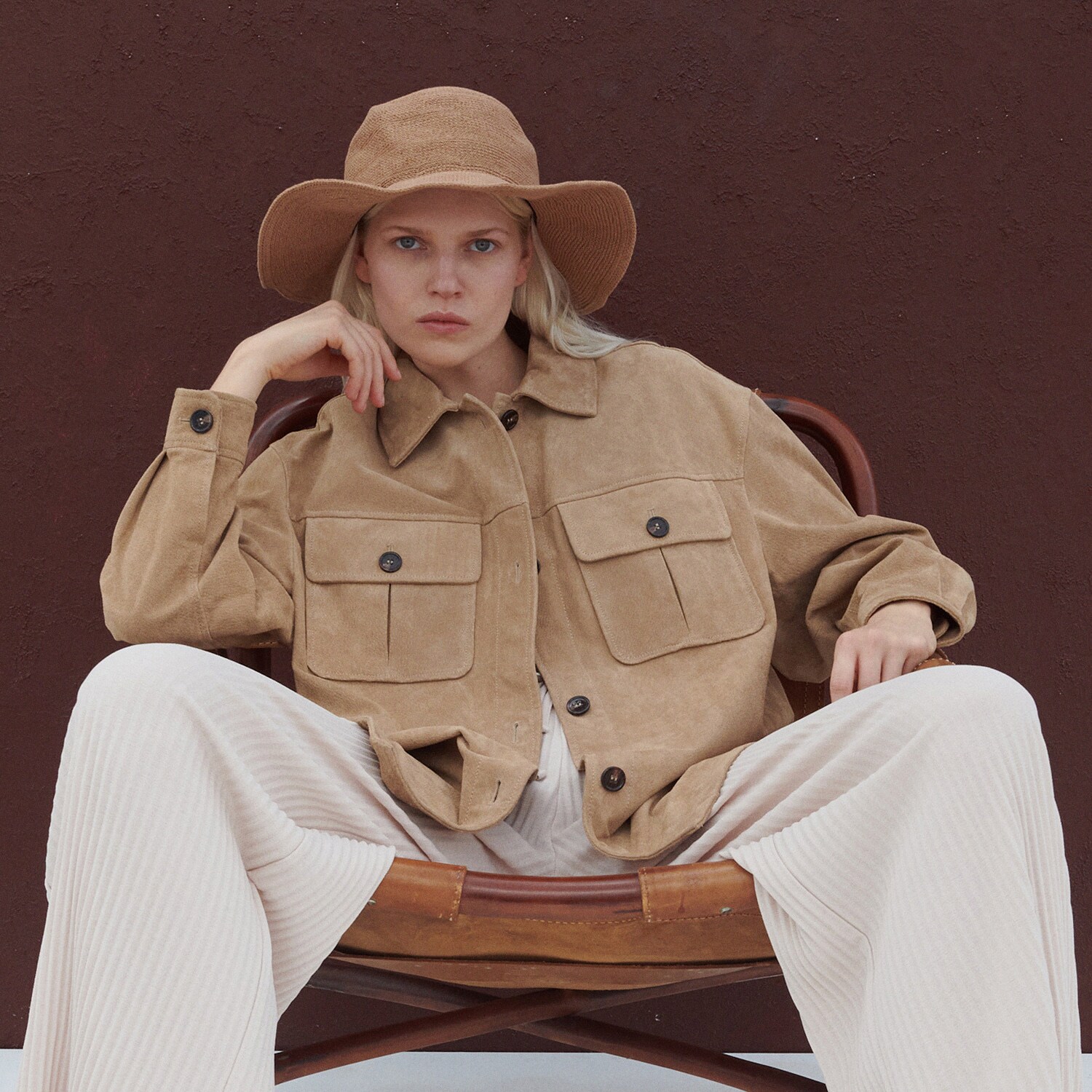 Kožená bunda typu shacket