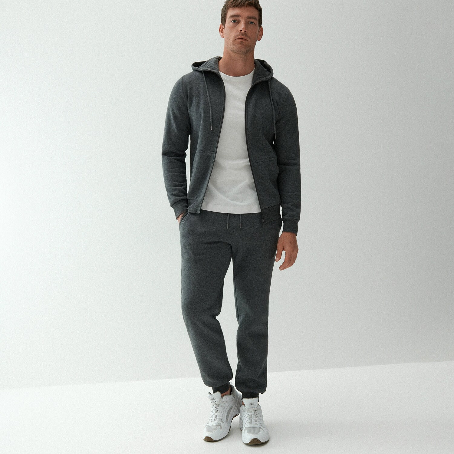 Melanžové tepláky