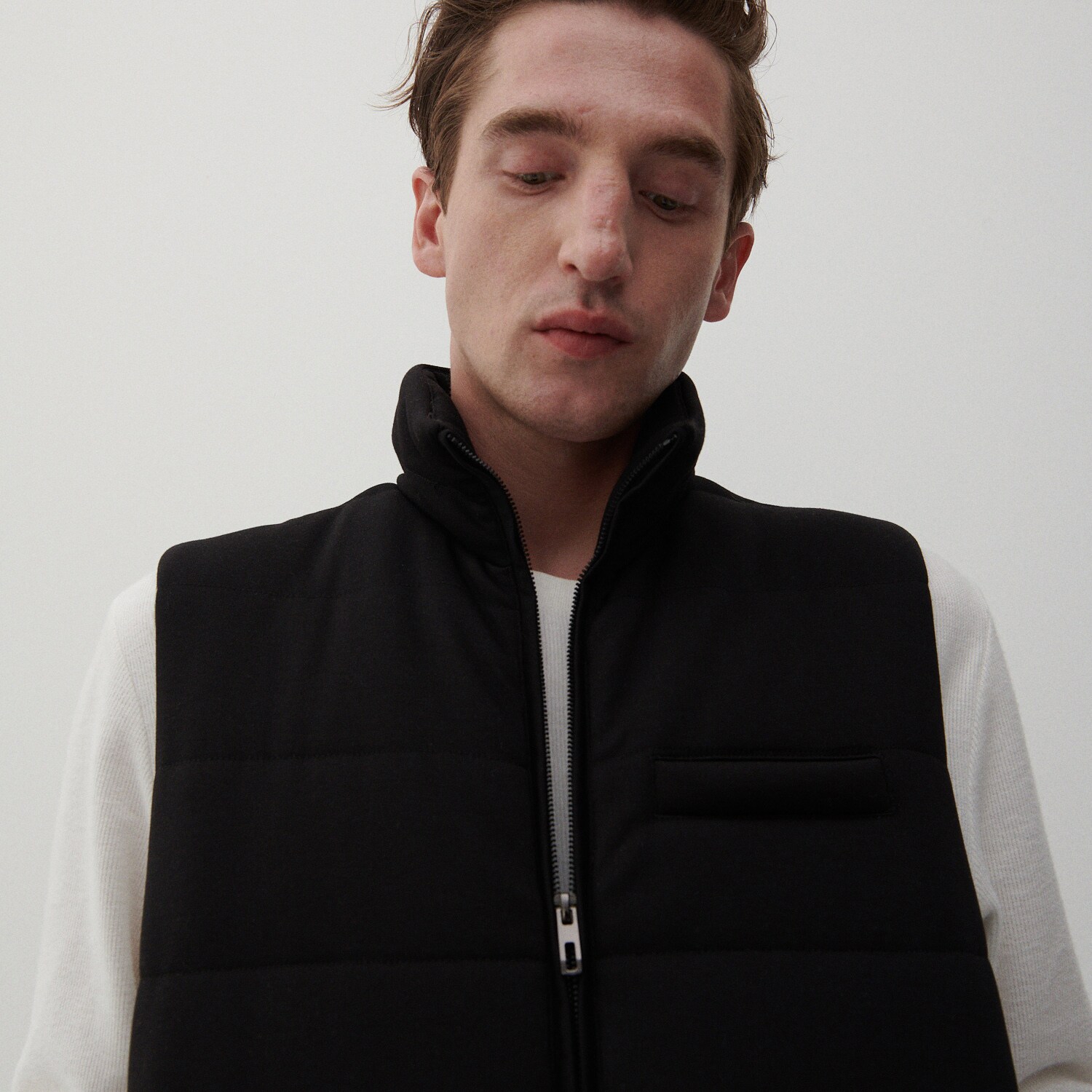 Prešívaná vesta so stojačikom