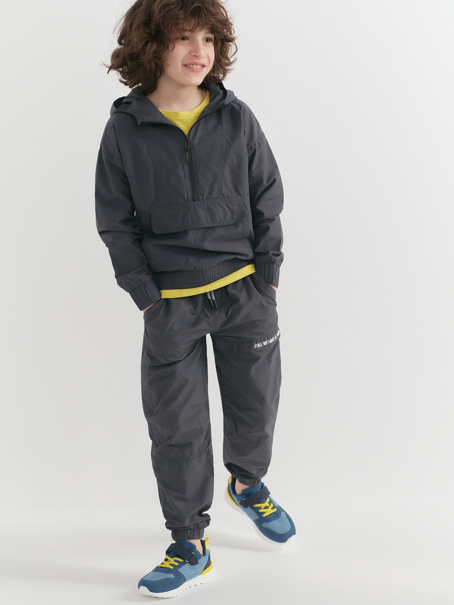 Tenisky z viacerých materiálov