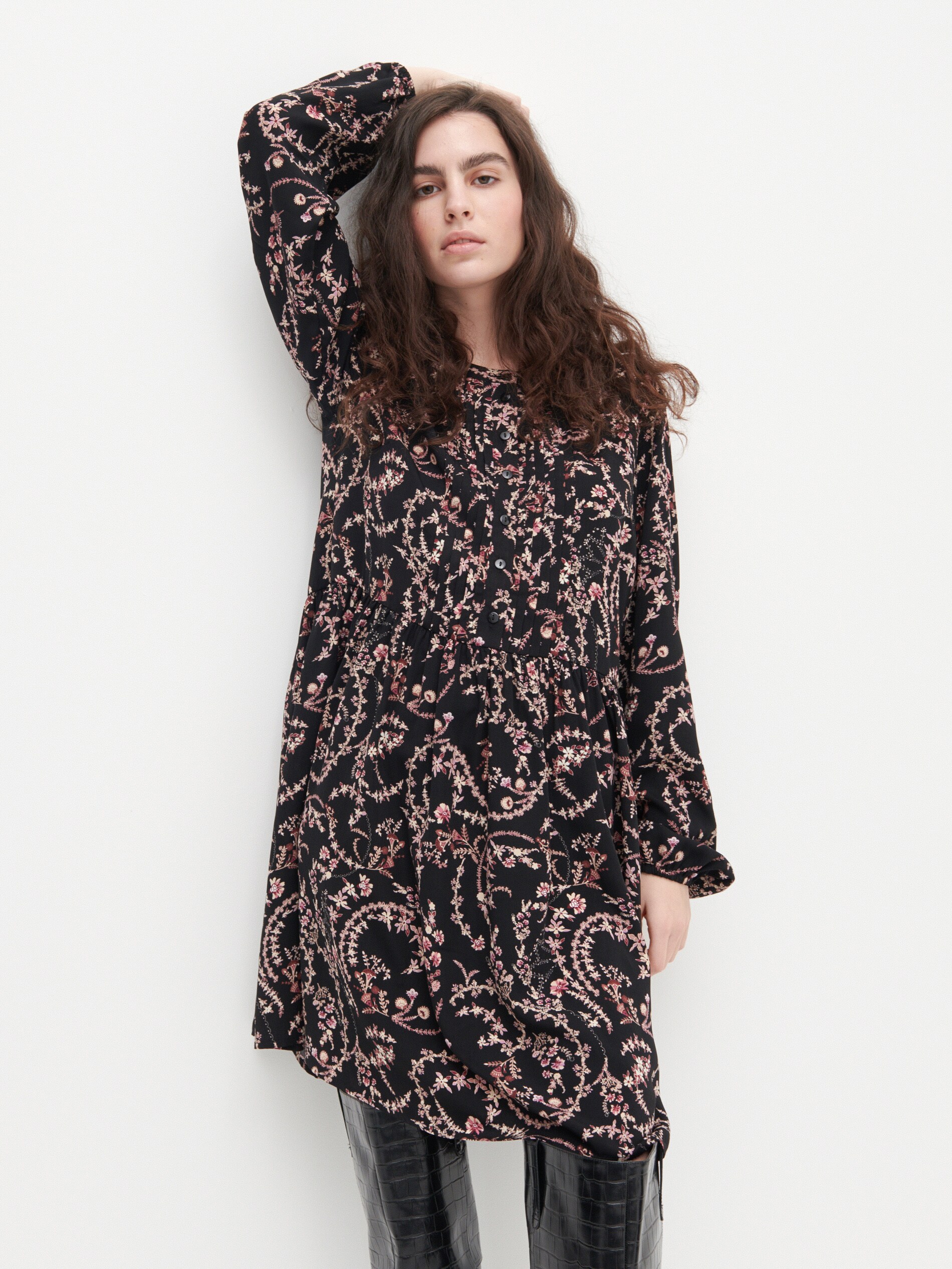 Šaty z recyklovanej látky