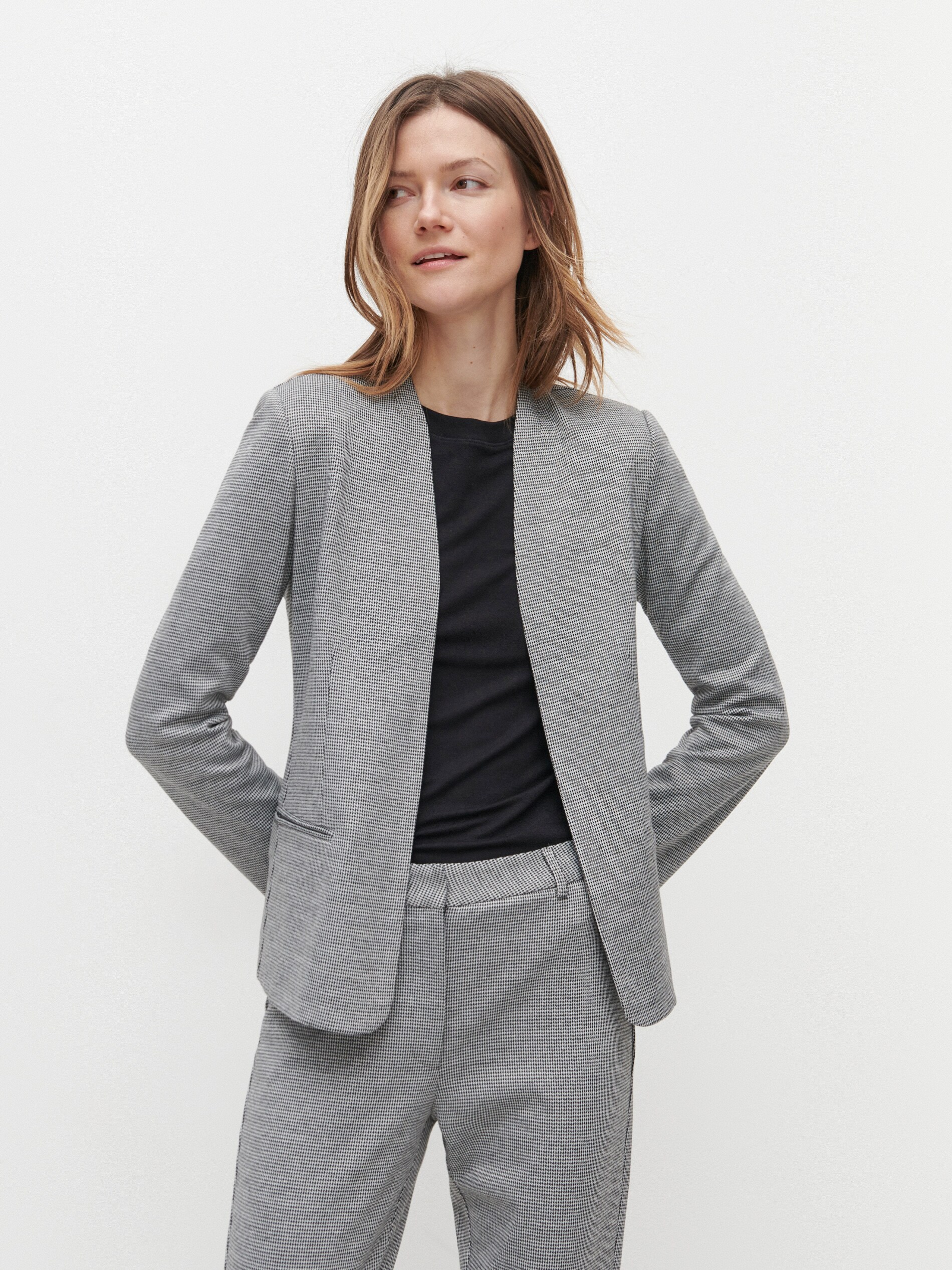 Blejzer s kockovaným gingham vzorom