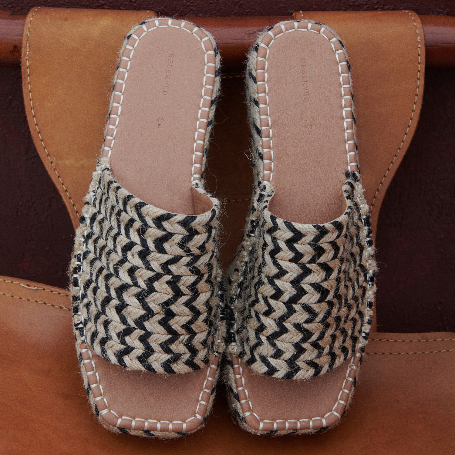 Šľapky s hrubou podrážkou