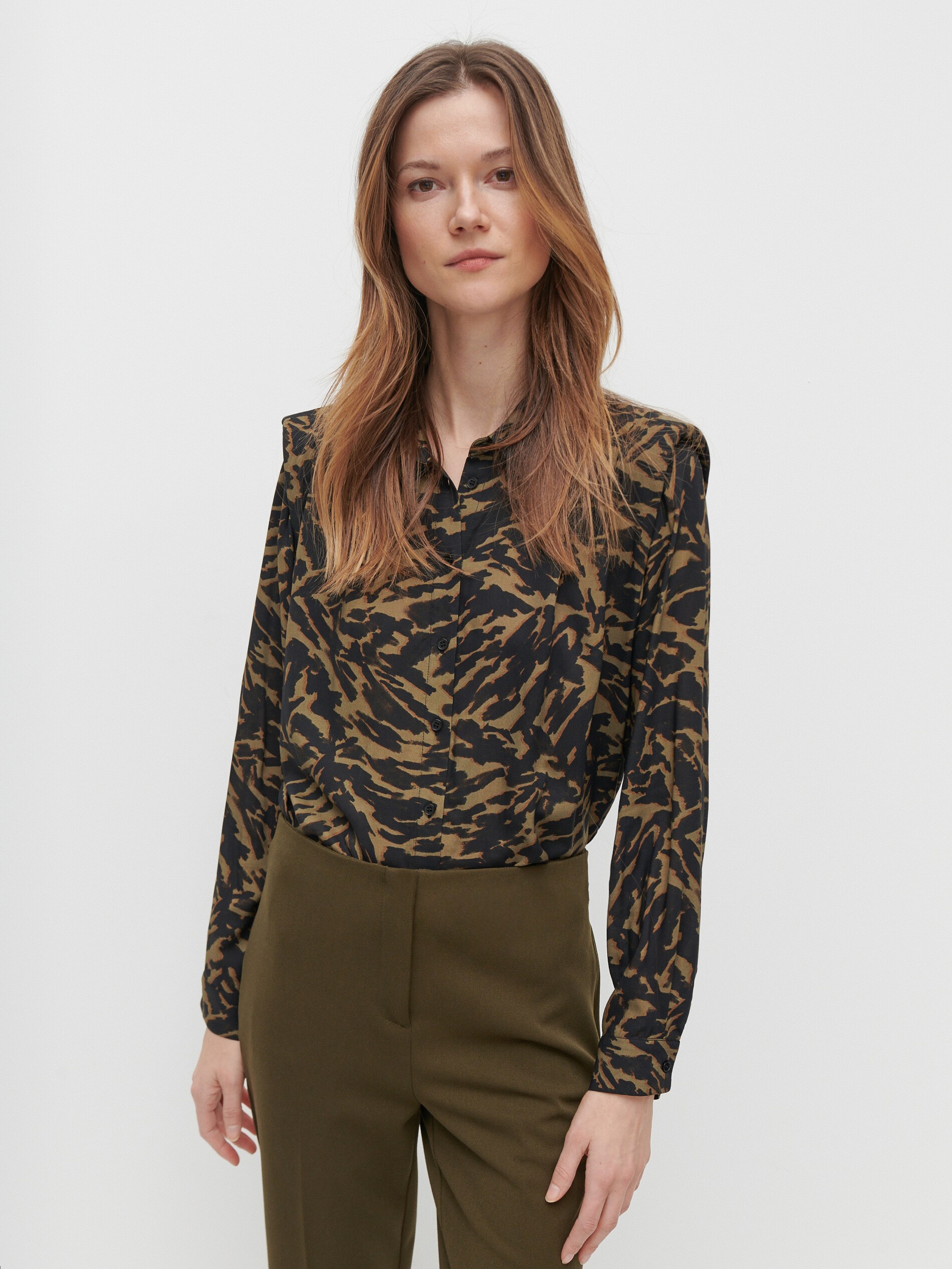 Vzorovaná košeľa s vypchávkami na ramenách LENZING™ ECOVERO™