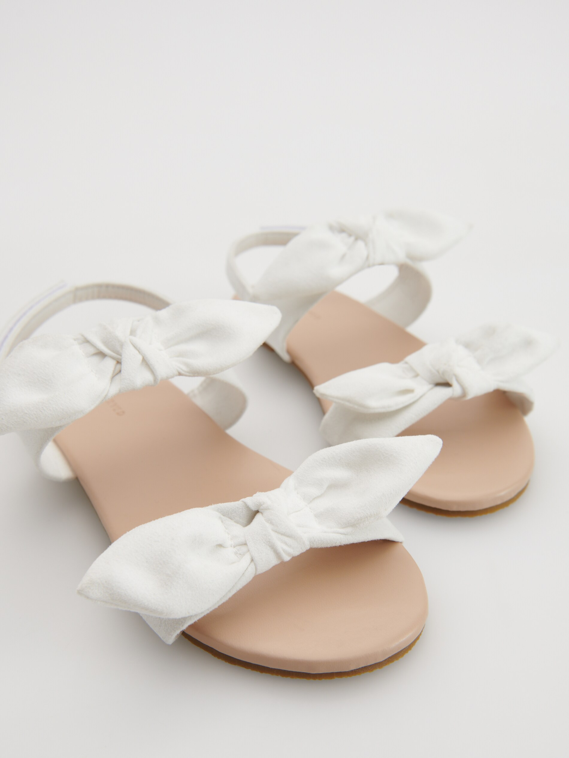 Sandále s mašľami