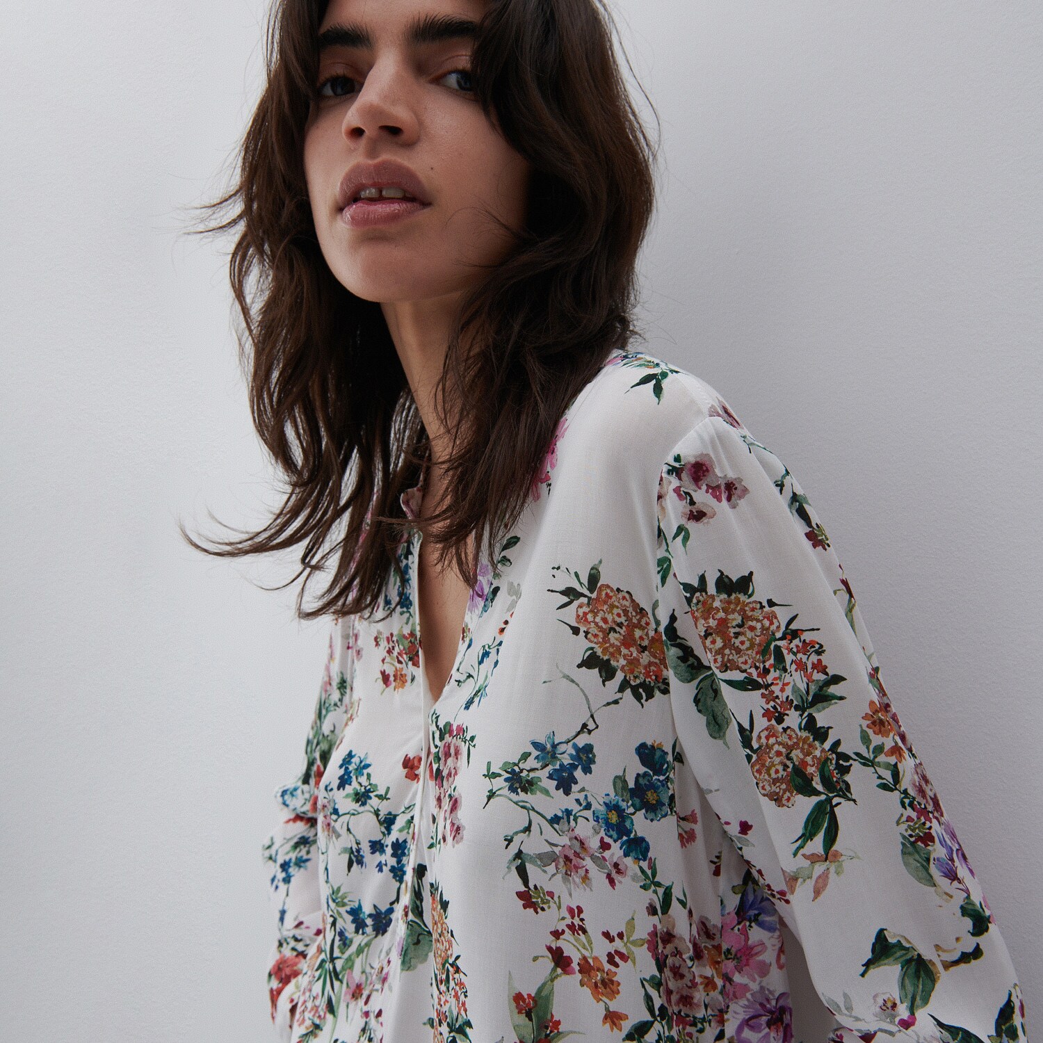 Ľahká kvetovaná košeľa