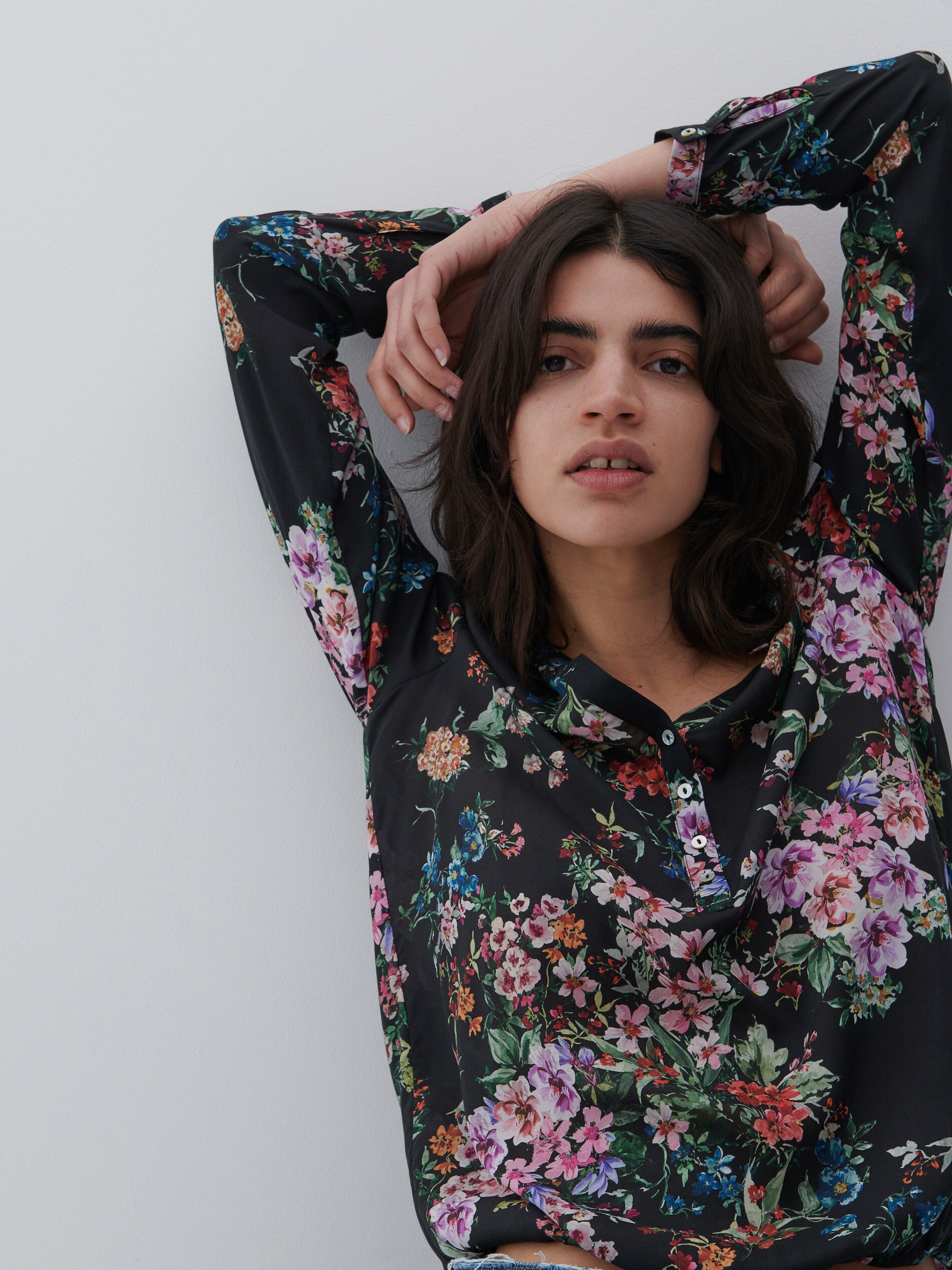 Ľahká kvetovaná košeľa