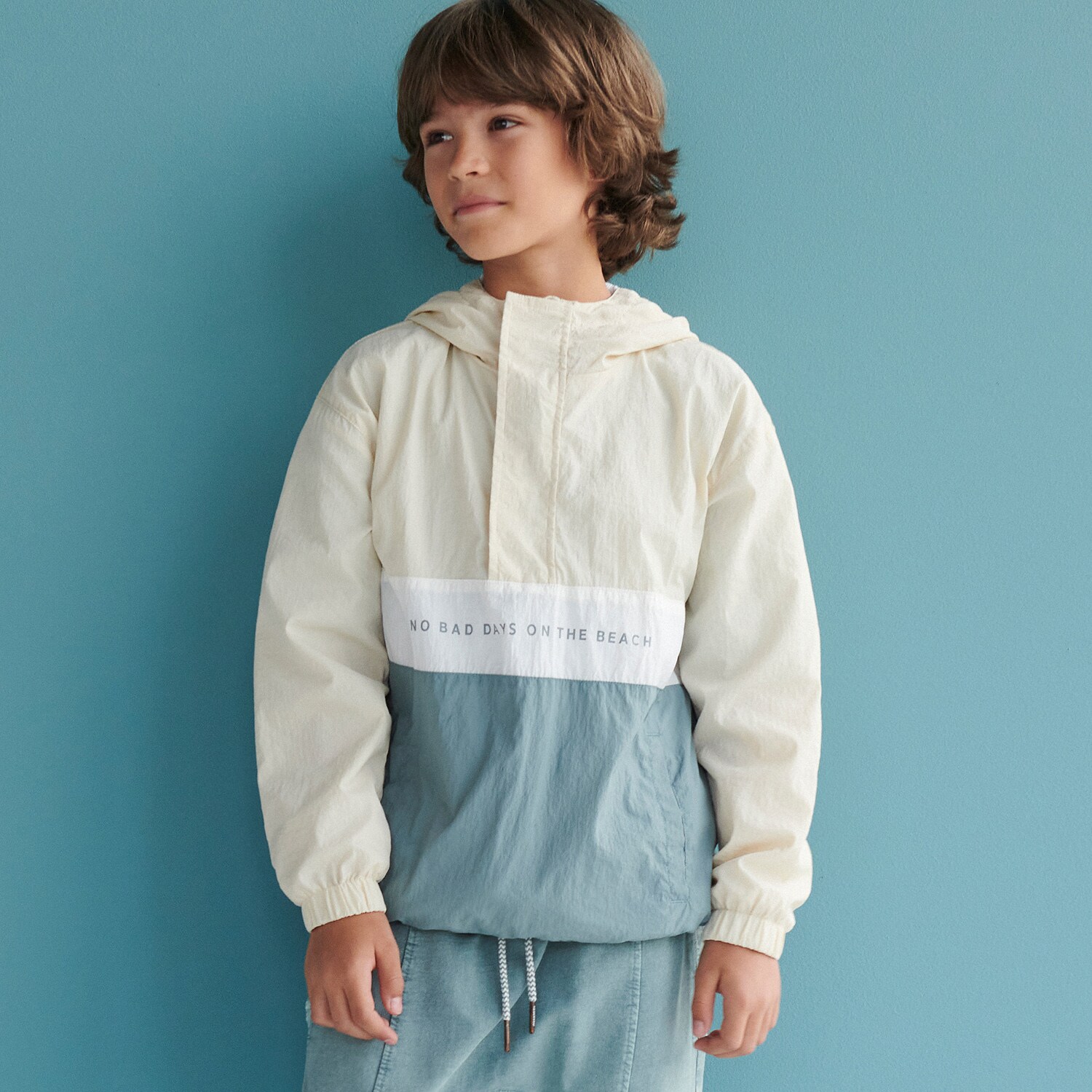 Vetrovka s kapucňou