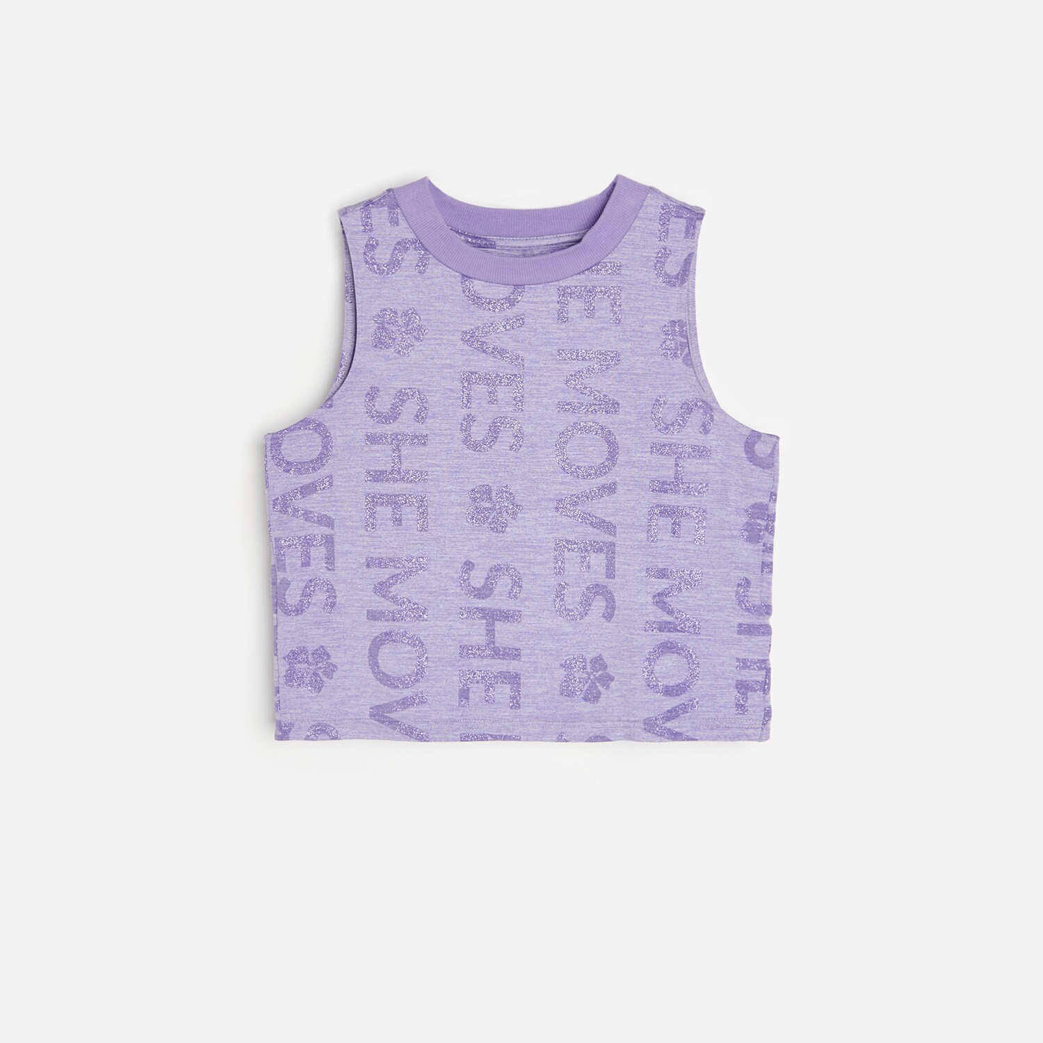 Športový top s nápismi