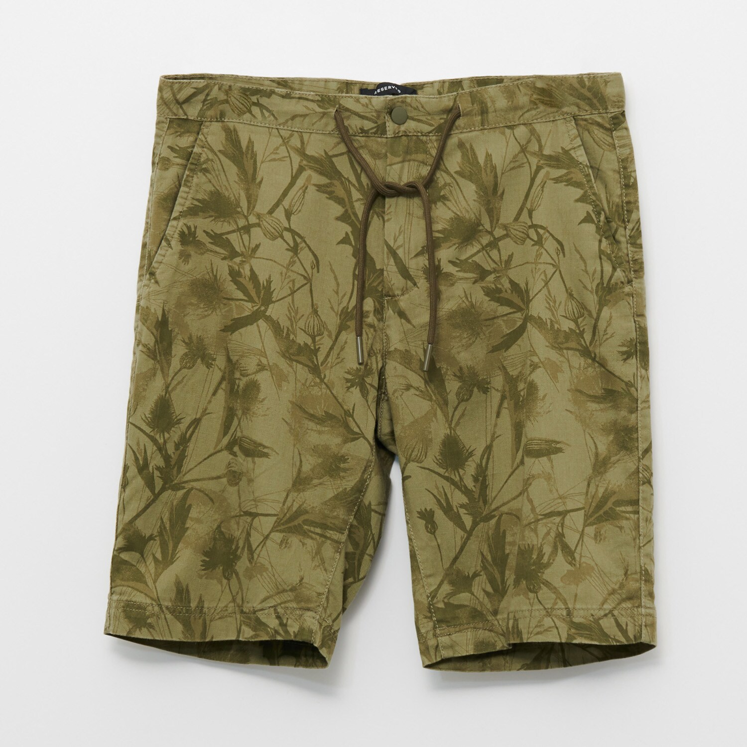 Šortky s rastlinnou potlačou