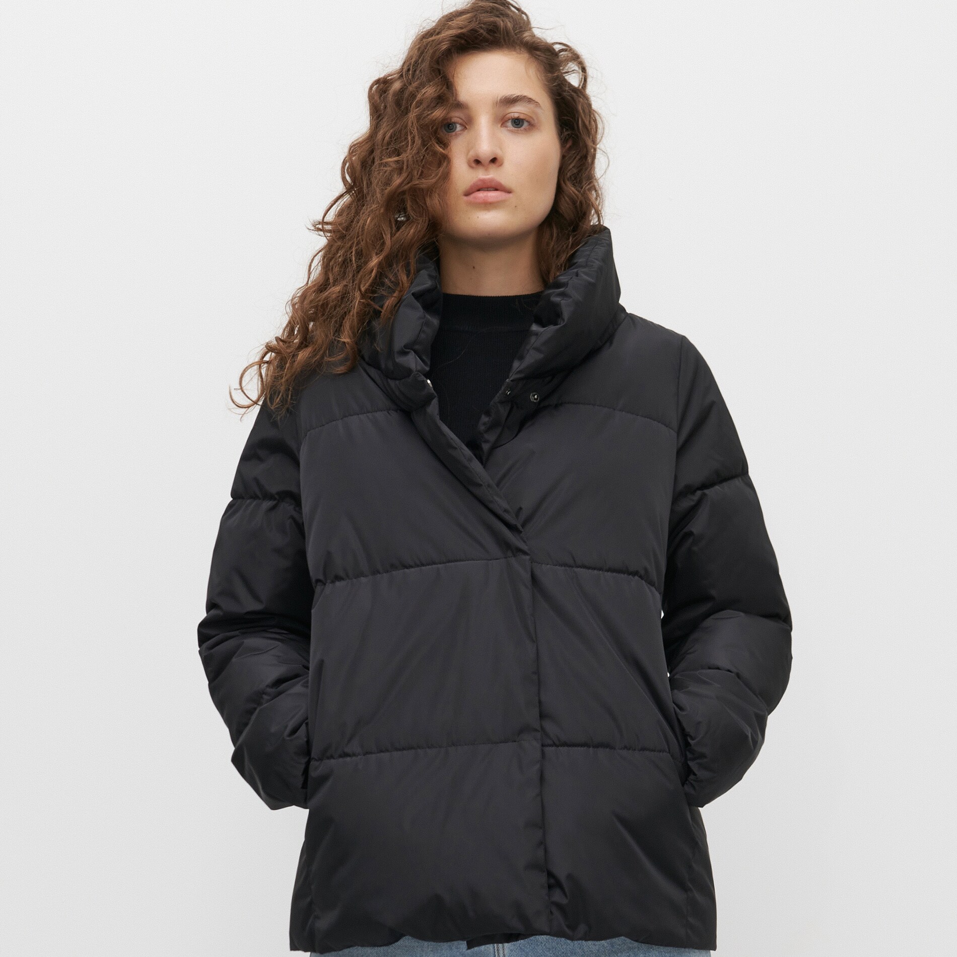 Bunda s výplňou z recyklovanej látky