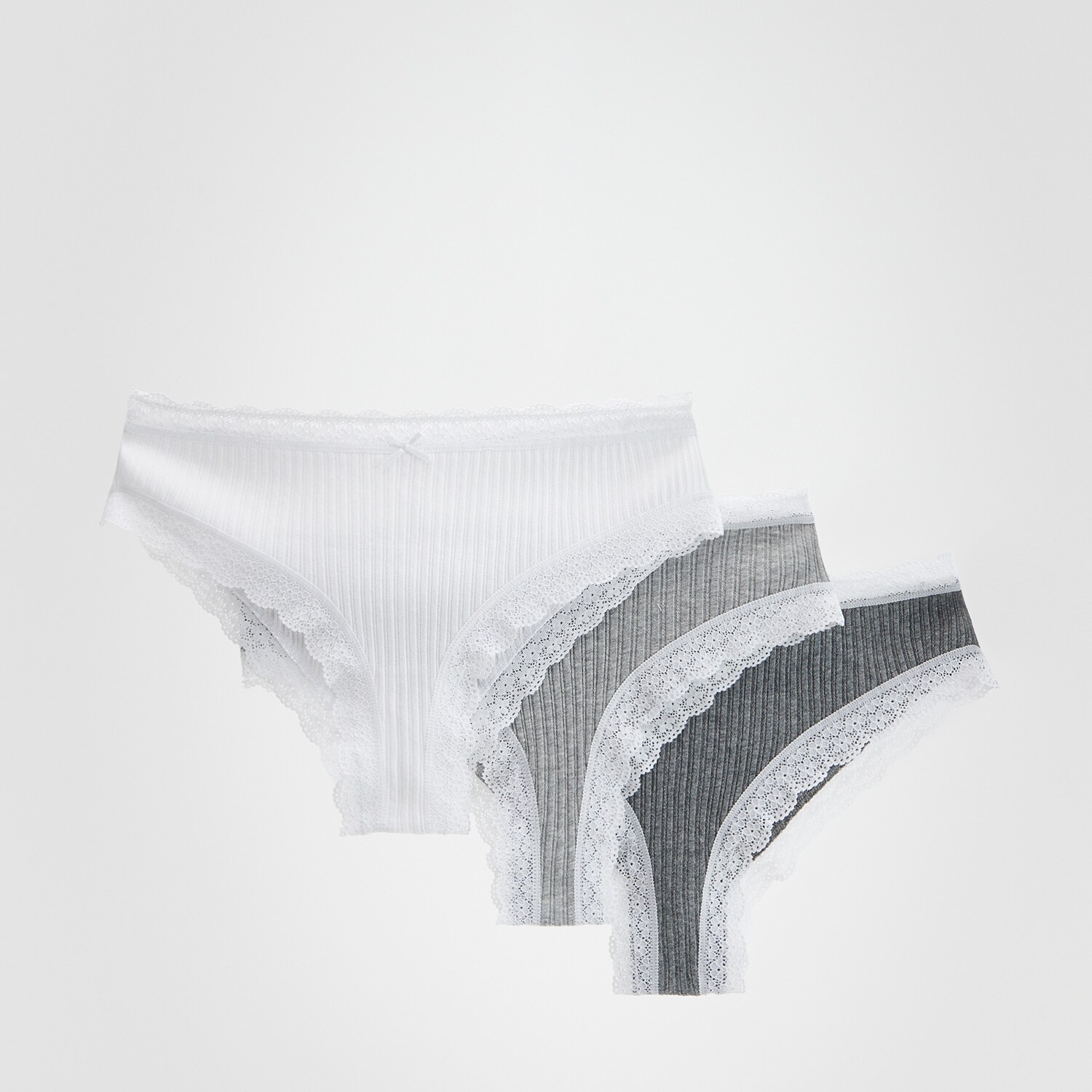 Súprava 3 čipkovaných hipsterských nohavičiek