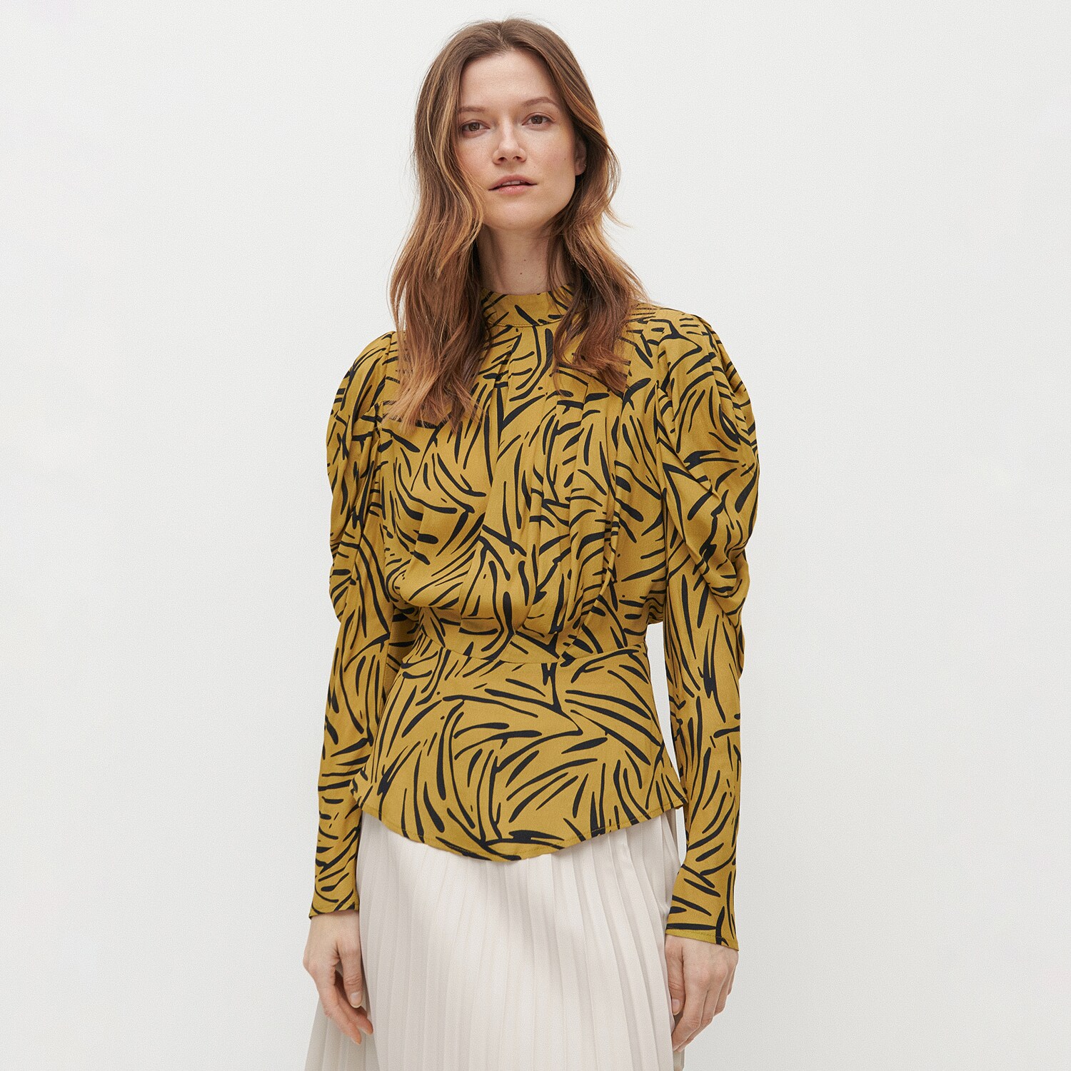 Vzorovaná blúzka s pufovanými rukávmi