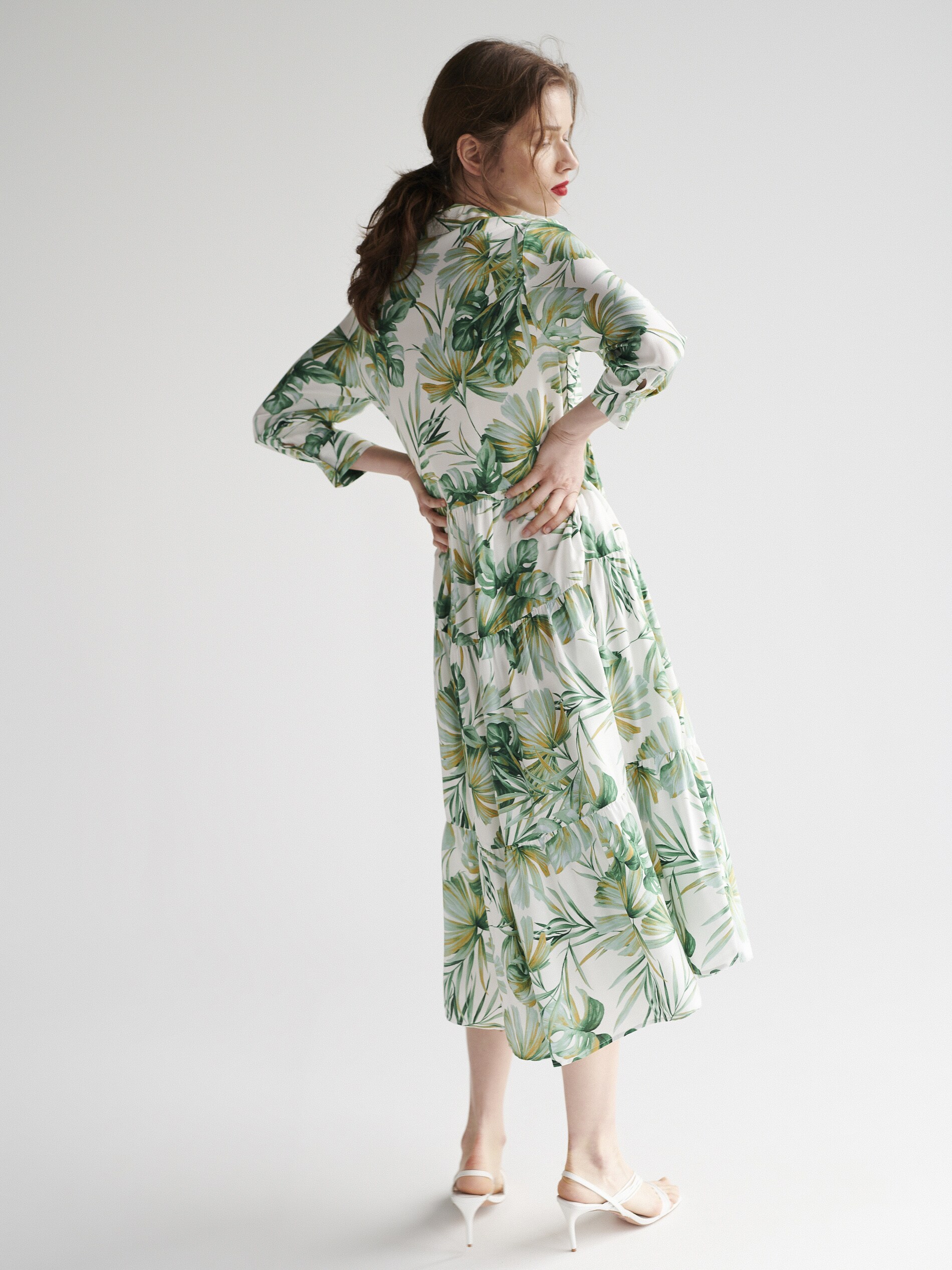https://www.reserved.com/media/catalog/product/Z/V/ZV282-01X-002_2.jpg