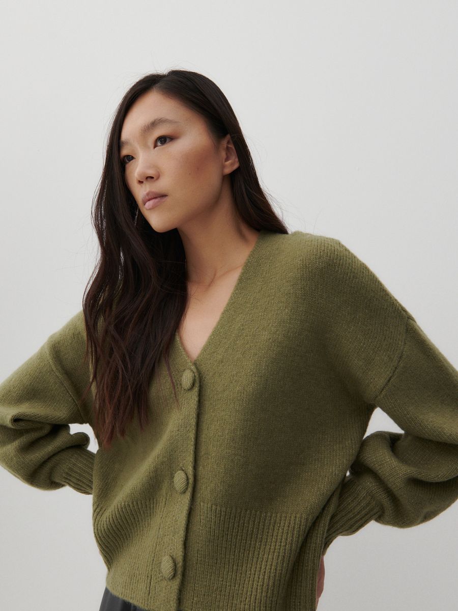 short cardigan with pockets