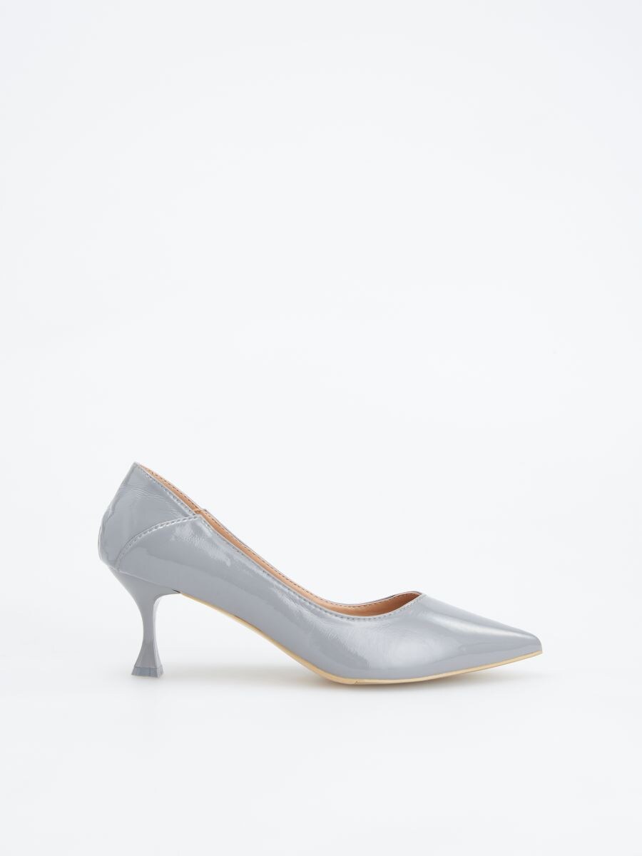 block kitten heel pumps