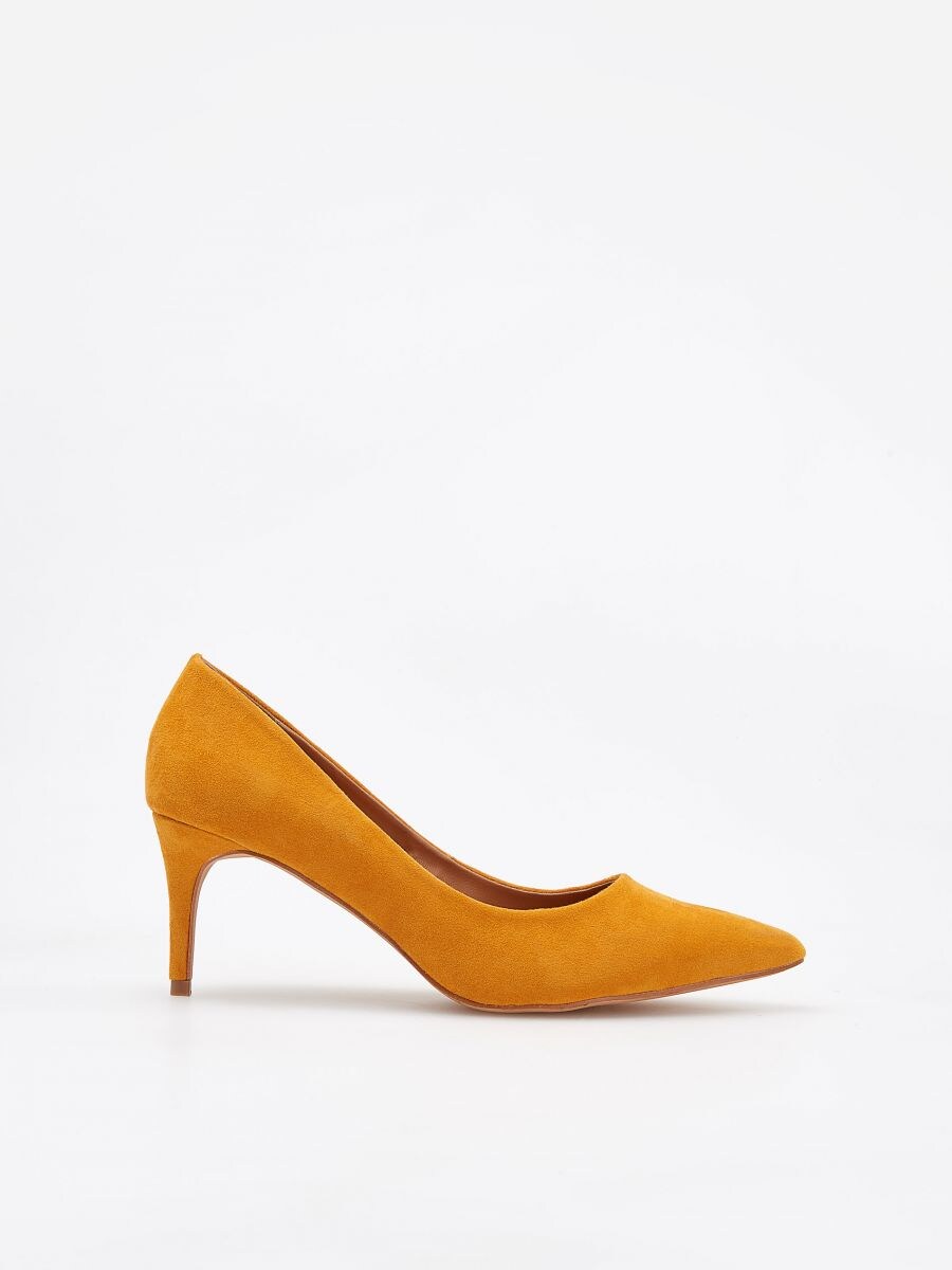 block kitten heel pumps