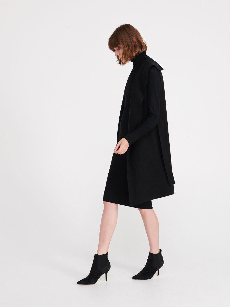 knitted vest black
