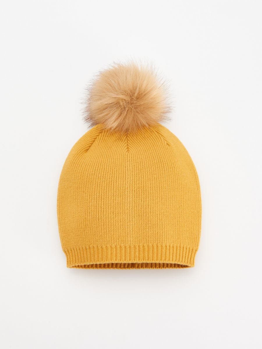 Mustard hat with pom pom Outlet