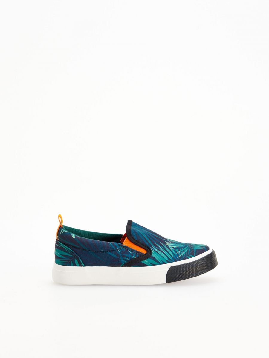 slip on plimsolls