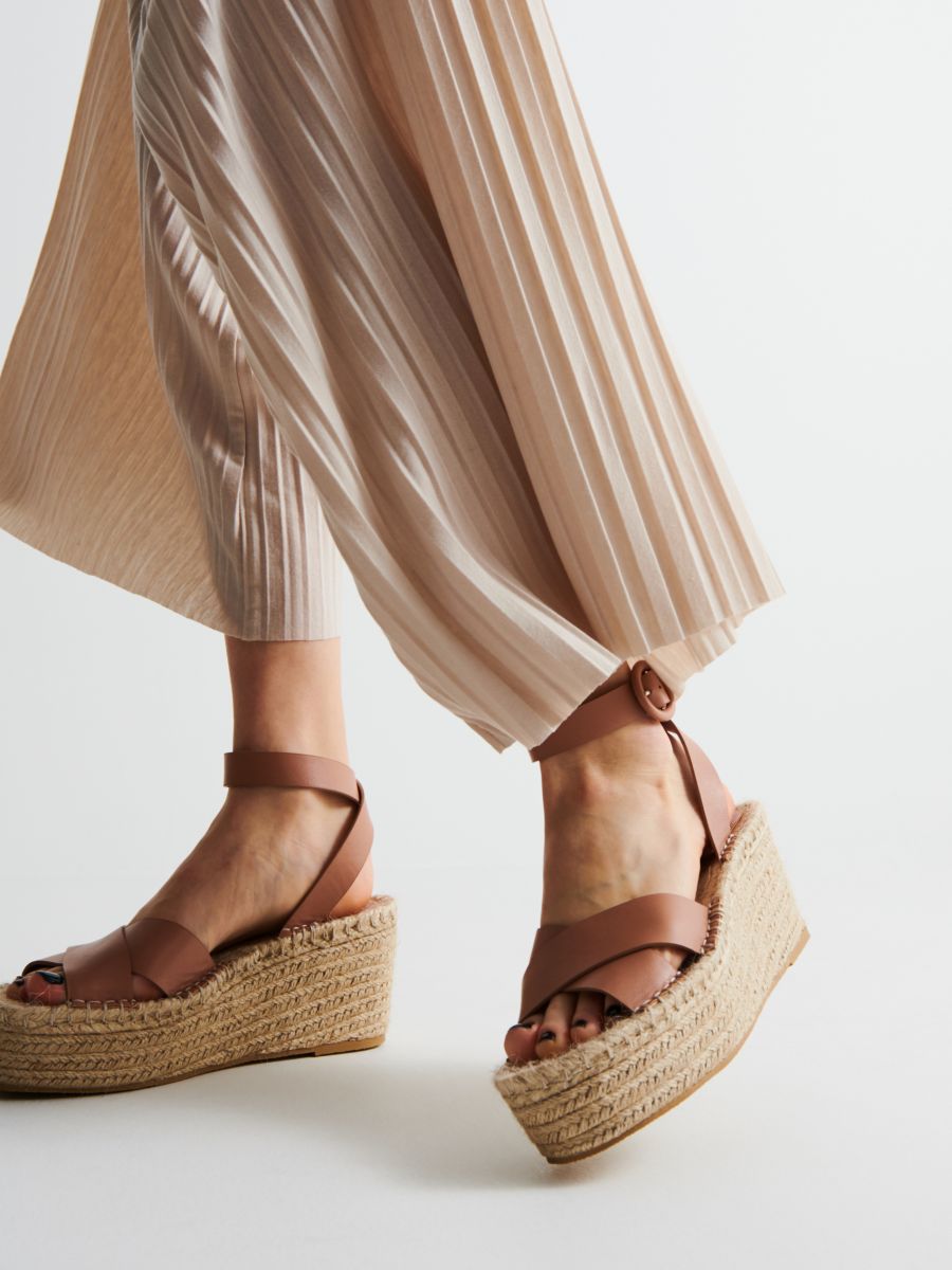 sandales espadrilles plates