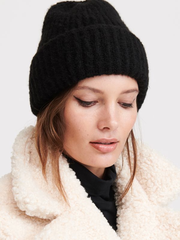 Ribbed knitted hat - black - WS275-99X - RESERVED