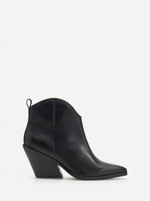 Leather ankle boots - black - WS769-99X - RESERVED