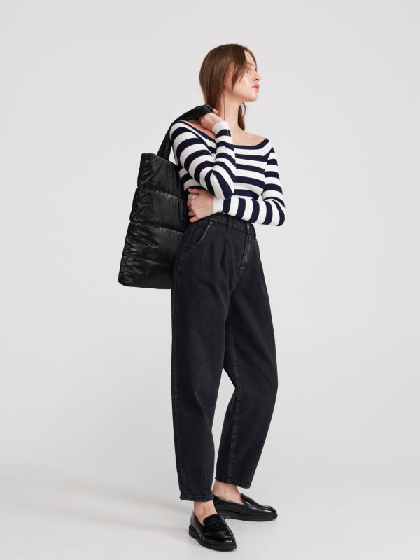 Sweter z odkrytymi ramionami - wielobarwny - XU283-MLC - RESERVED