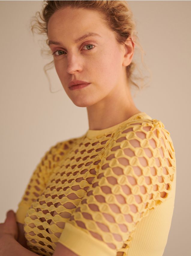 Bluzka z wycięciami - light yellow - 1305A-10X - RESERVED
