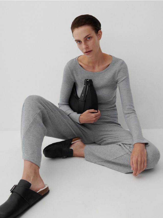 Блузка из текстурированного трикотажа - light grey - RESERVED