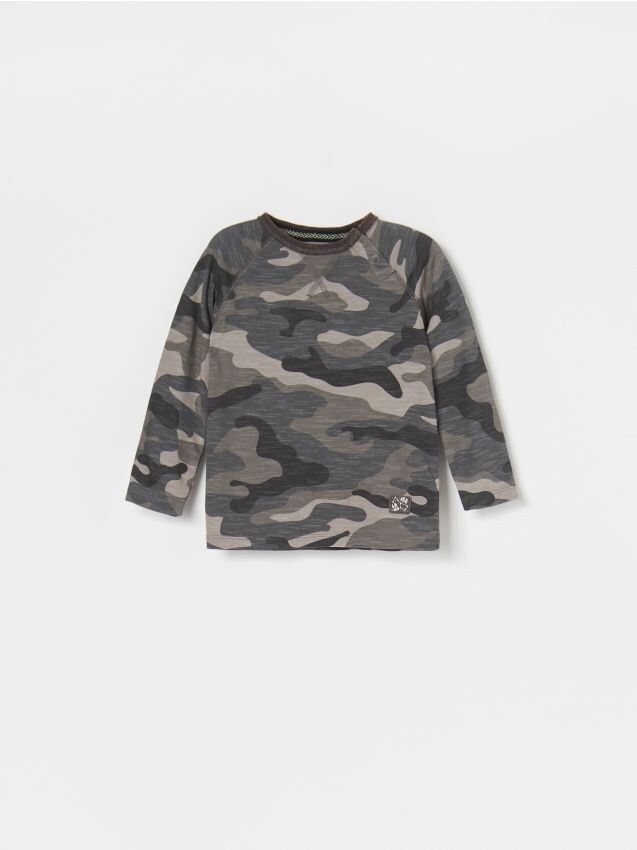 Camouflage printed T-shirt with two-tone sleeves - grey - WT430-90X - RESERVED