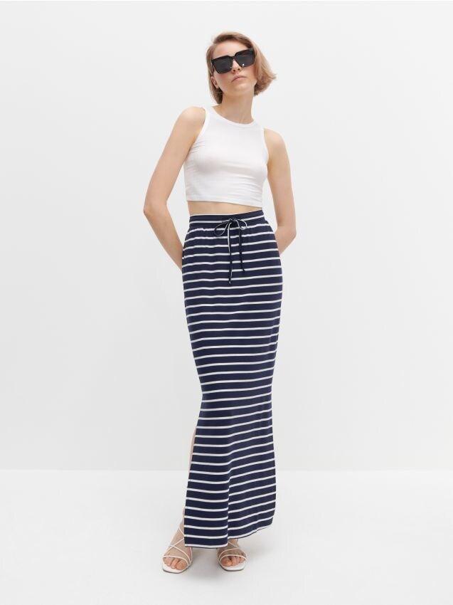 Knitted skirt - navy - XV180-59X - RESERVED