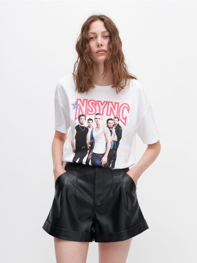 T-shirt *NSYNC - biały - YV645-00X - RESERVED